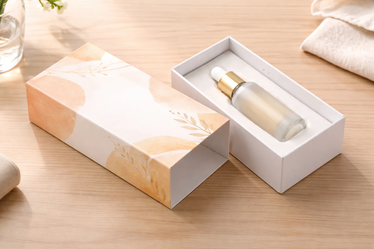 Diagram showing the two parts of a sleeve box: the inner tray and the outer sleeve